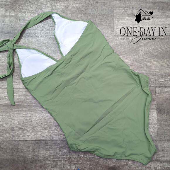 CharmLeaks Twist Front Halter One Piece Swimsuit Size L - Picture 4 of 4
